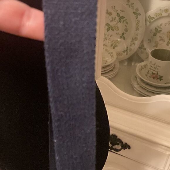 Tommy Hilfiger crossbody     - Picture 7 of 10